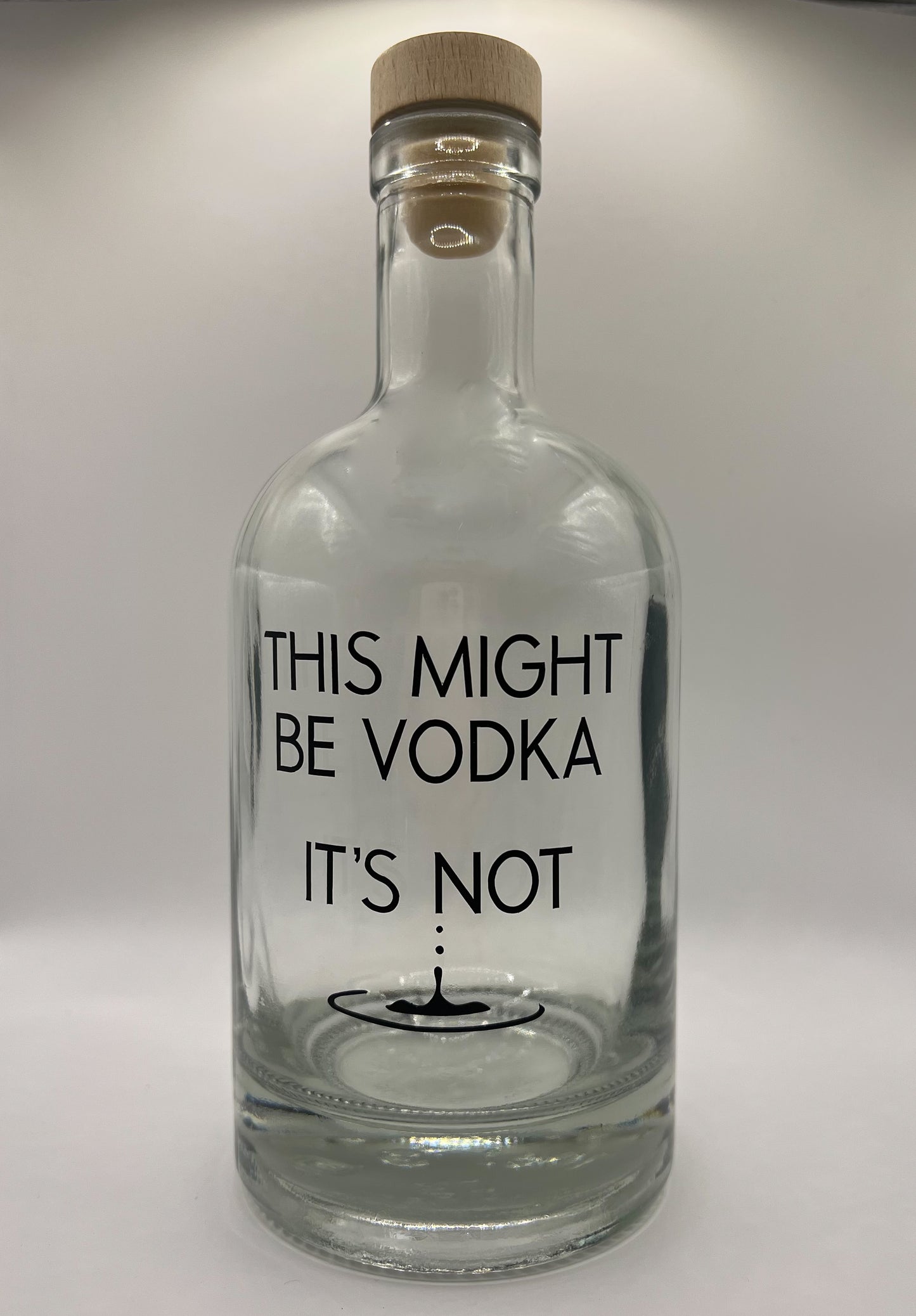 Waterfles - This might be vodka, it's not (700 ml)