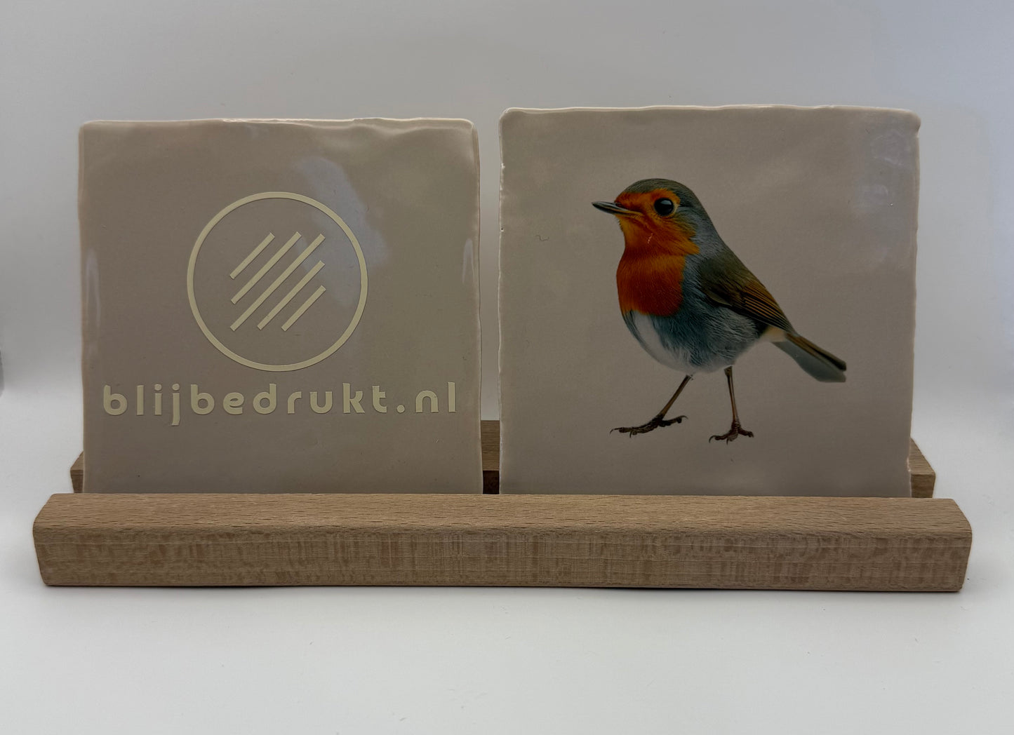 Houten tegelhouder voor twee tegeltjes