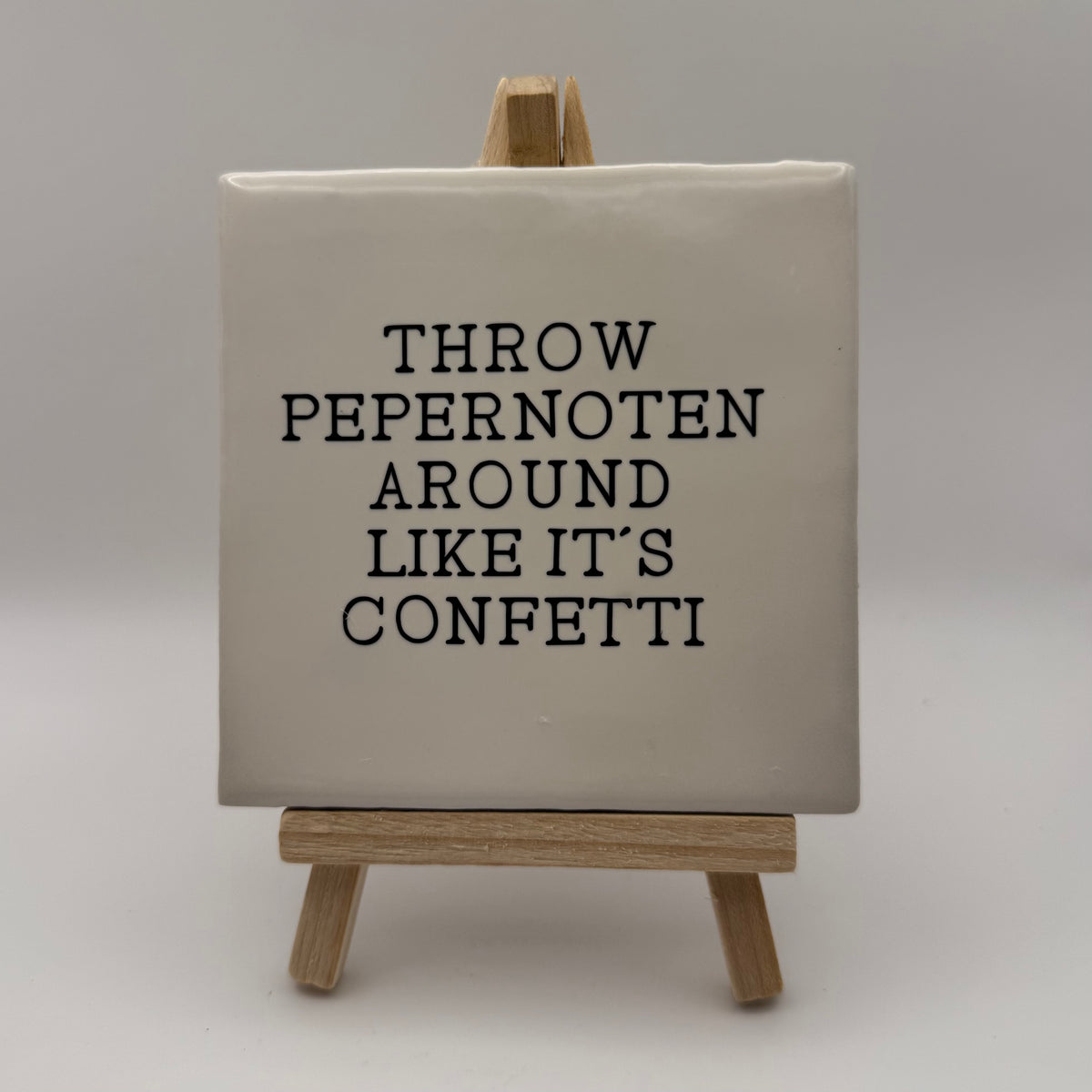 Tegeltje - Throw pepernoten around..